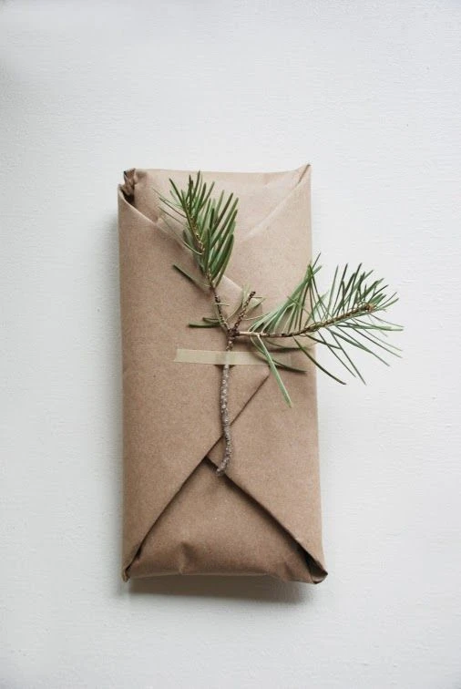 minimalist holiday shopping